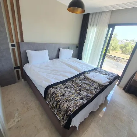 Luxury W Pool Near In Kyrenia